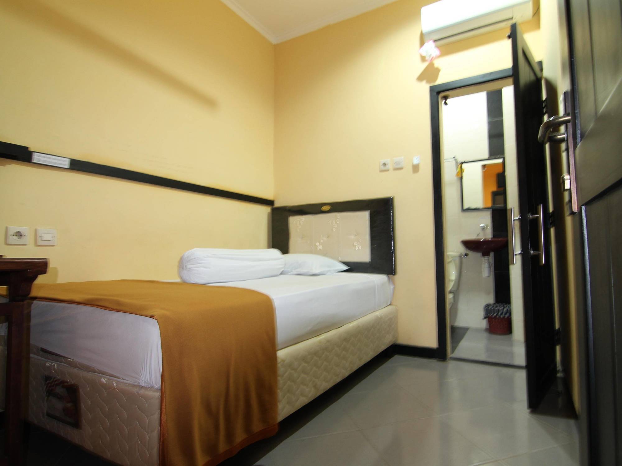 Ct1 Bali Bed & Breakfast Kuta Lombok Exterior foto